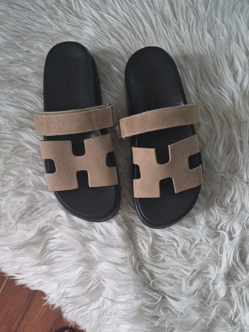 STEVE MADDEN  Tan Suede Slide Sandals -